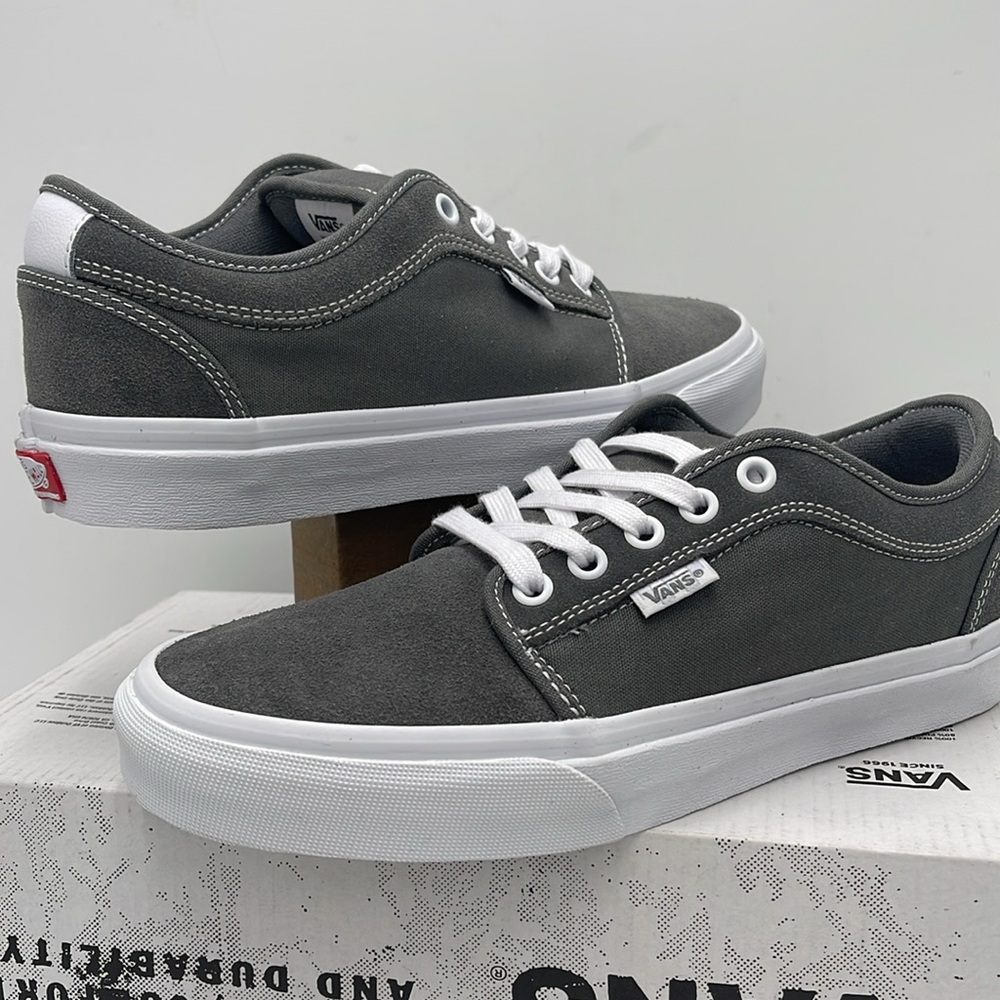 Vans Men's Gray Canvas Sneakers Skate Chukka L
Pewter/True White
VN0A4BX4195 - Picture 10 of 16